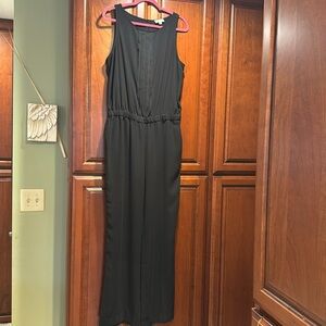 Black Sleeveless Jump Suit